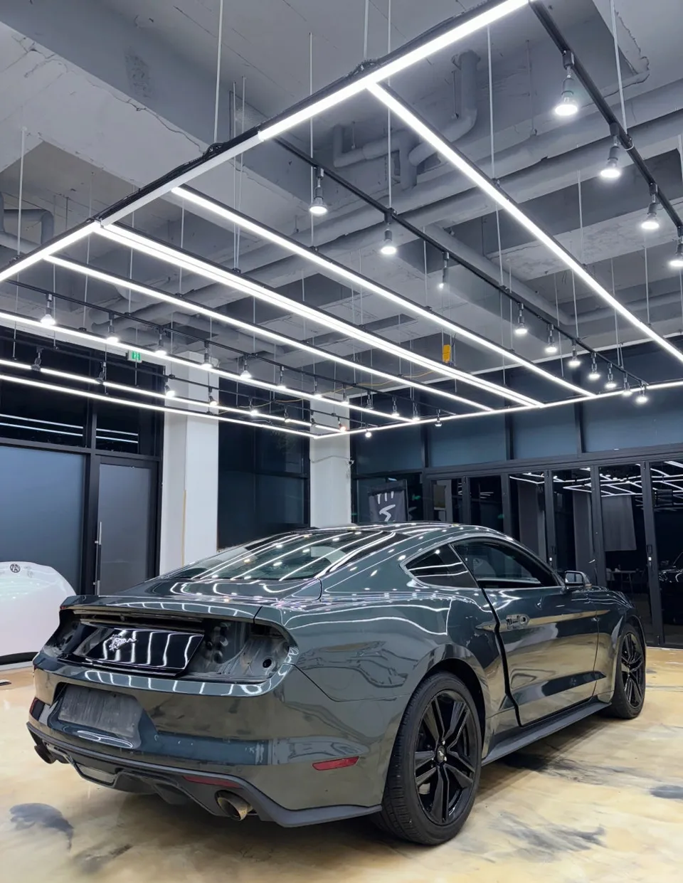 Ford Mustangのカーラッピング事例｜費用目安・仕上がり 施工写真 2-2
