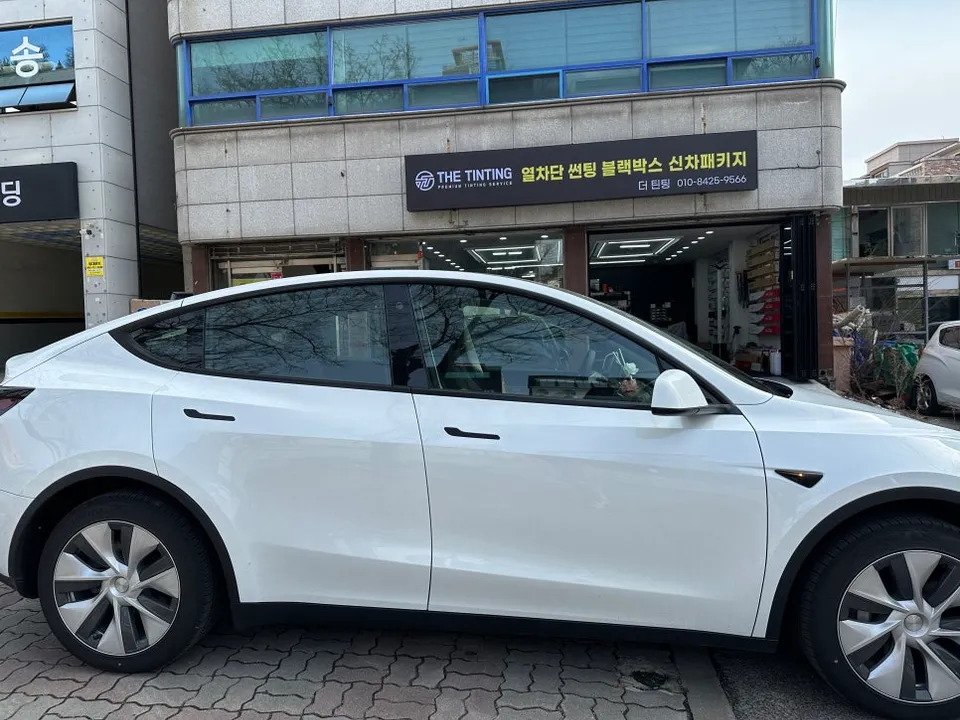 Tesla Model Yのカーフィルム施工事例｜費用目安・仕上がり 施工写真 2-1