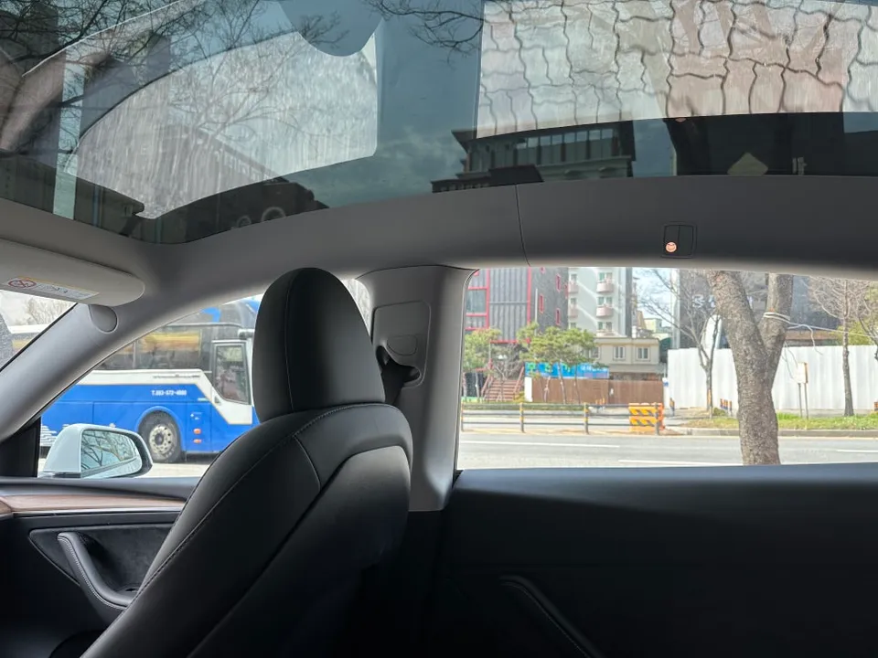 Tesla Model Yのカーフィルム施工事例｜費用目安・仕上がり 施工写真 1-3