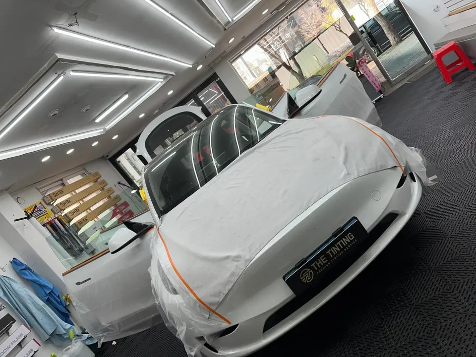 Tesla Model Yのカーフィルム施工事例｜費用目安・仕上がり 施工写真 2-3