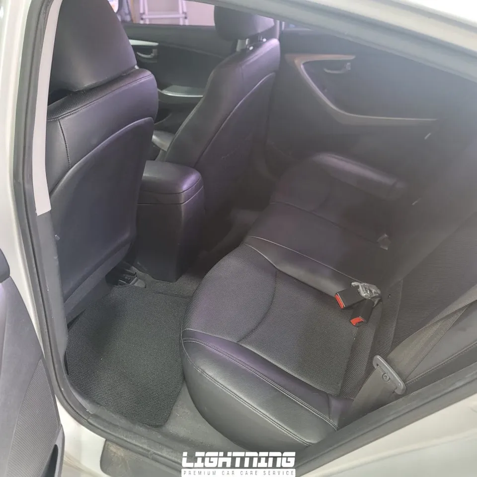 Hyundai Elantra MD paint correction - Hyundai Elantra MD Detailing & Paint Correction Review — Deep Cle photo 5