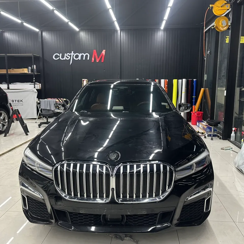 BMW 7 Series G11/G12 カーラッピング事例|高光沢ホワイト 施工写真 3-3