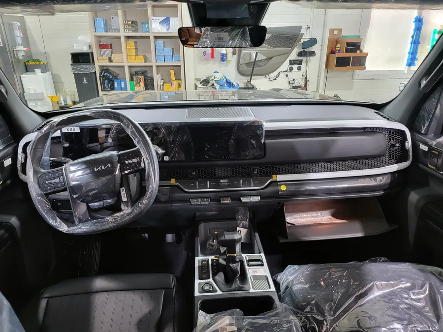 Kia Tasmanのカーフィルム施工事例:費用目安と仕上がり 施工写真 3-2