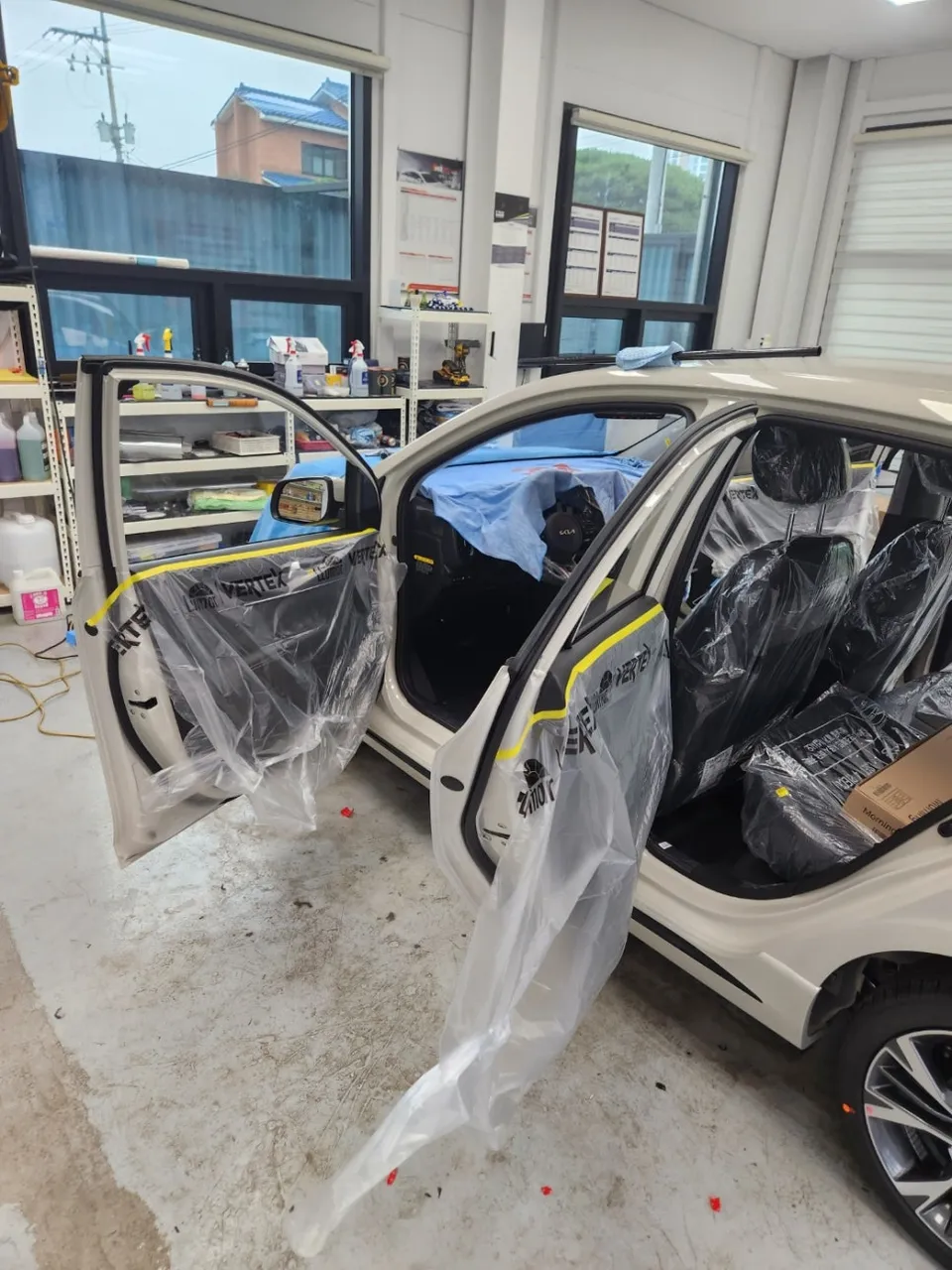 BMW X7 カーフィルム施工事例|断熱・スモーク効果 施工写真 1-1