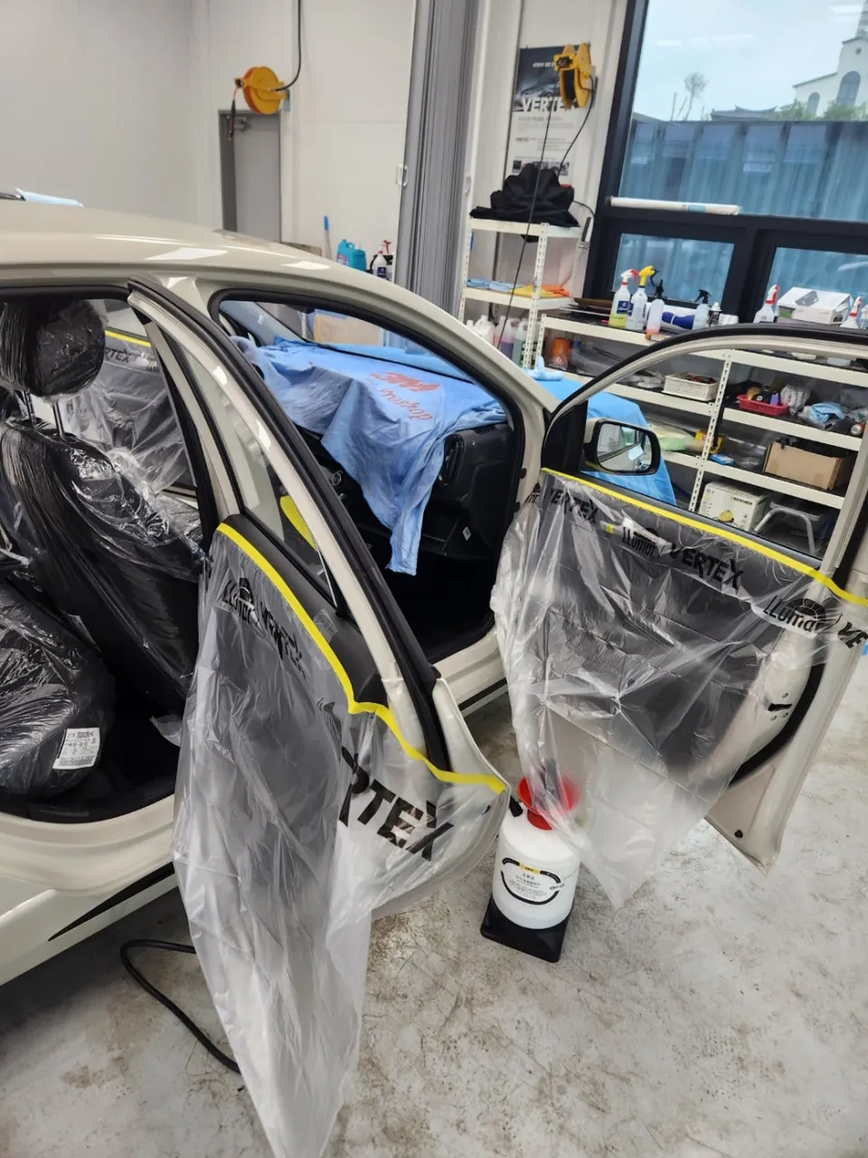 BMW X7 カーフィルム施工事例|断熱・スモーク効果 施工写真 2-1