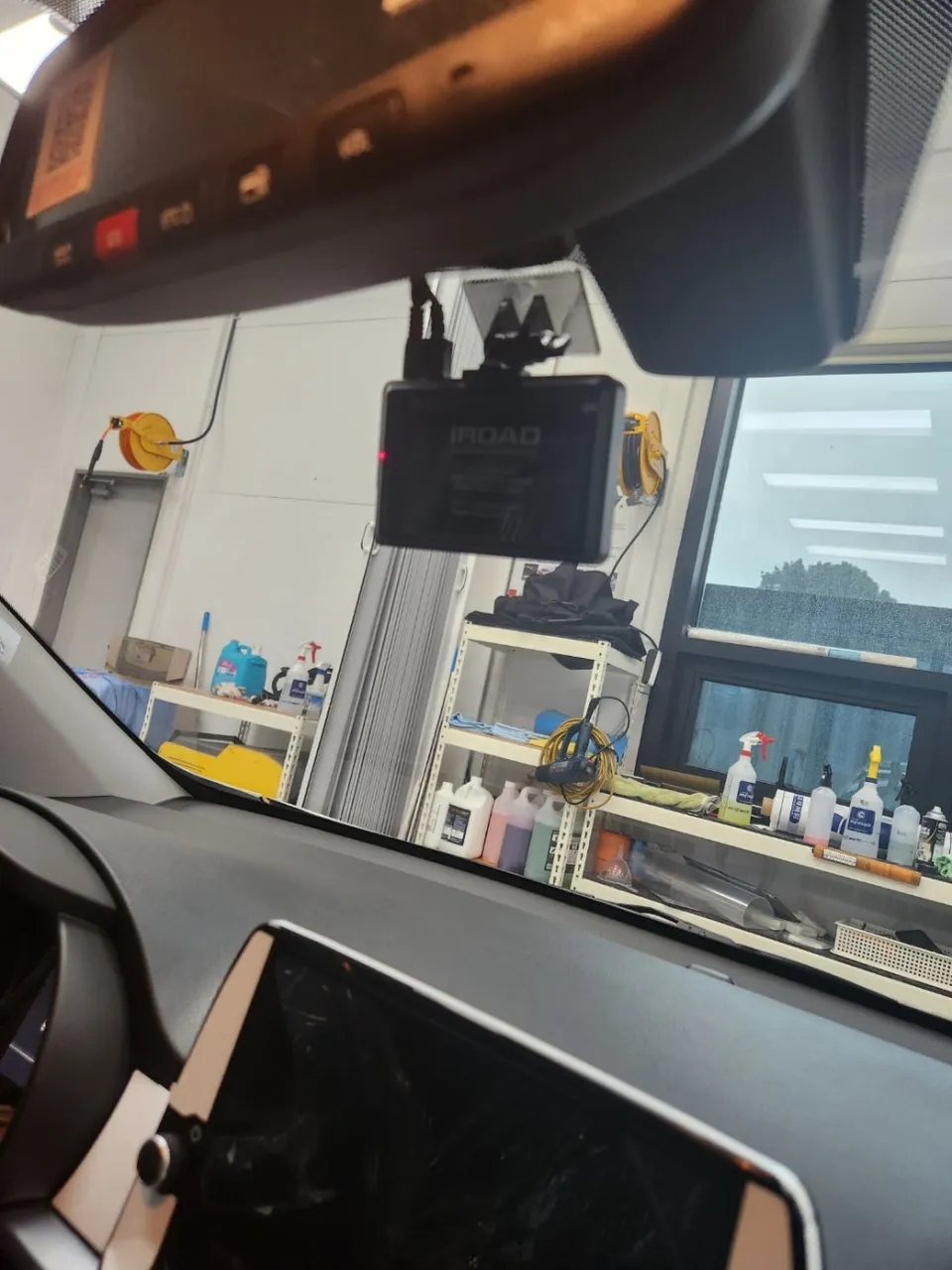 BMW X7 カーフィルム施工事例|断熱・スモーク効果 施工写真 1-3