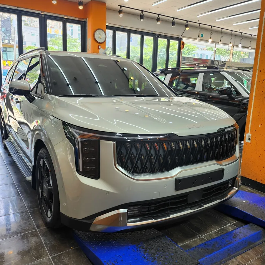 Kia Carnival Hybridのカーフィルム施工事例｜費用目安・仕上がり 施工写真 4