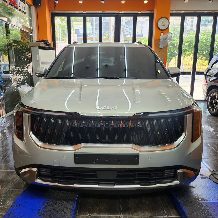 Kia Carnival Hybridのカーフィルム施工事例｜費用目安・仕上がり 施工写真 5