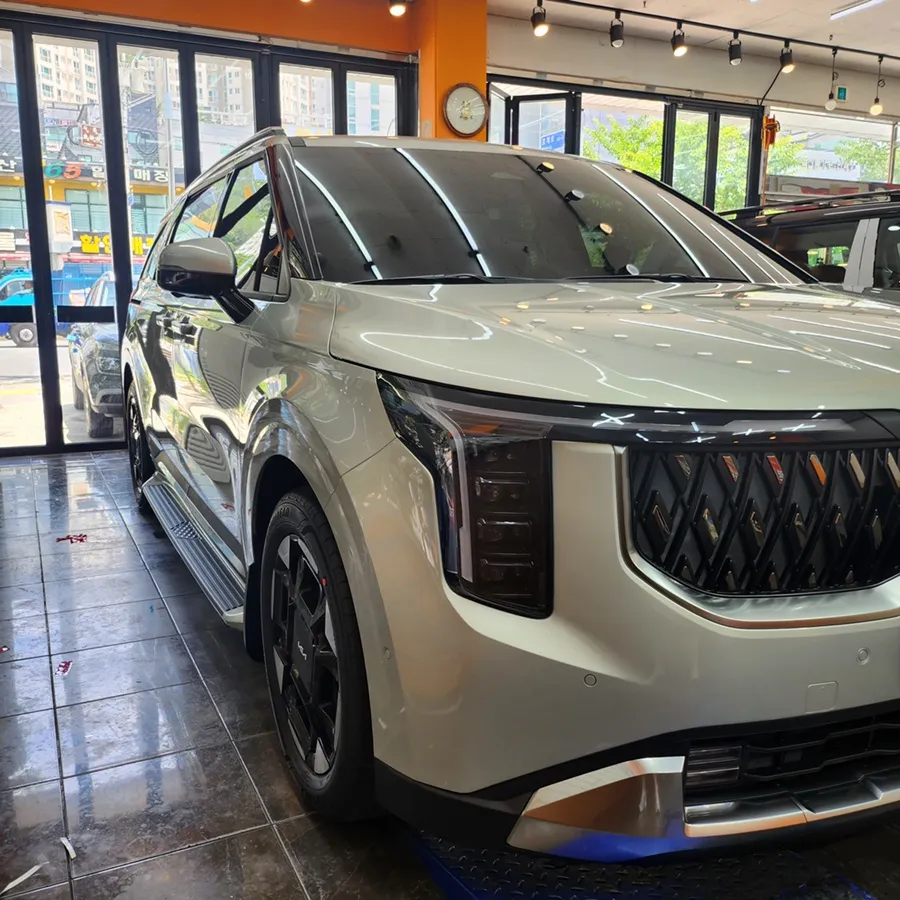 Kia Carnival Hybridのカーフィルム施工事例｜費用目安・仕上がり 施工写真 6