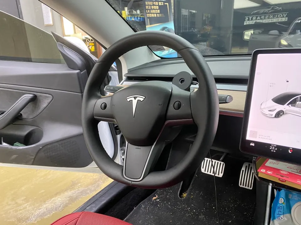 Tesla Model 3 steering wheel - Tesla Model 3 Custom Steering Wheel Upgrade Review photo 4