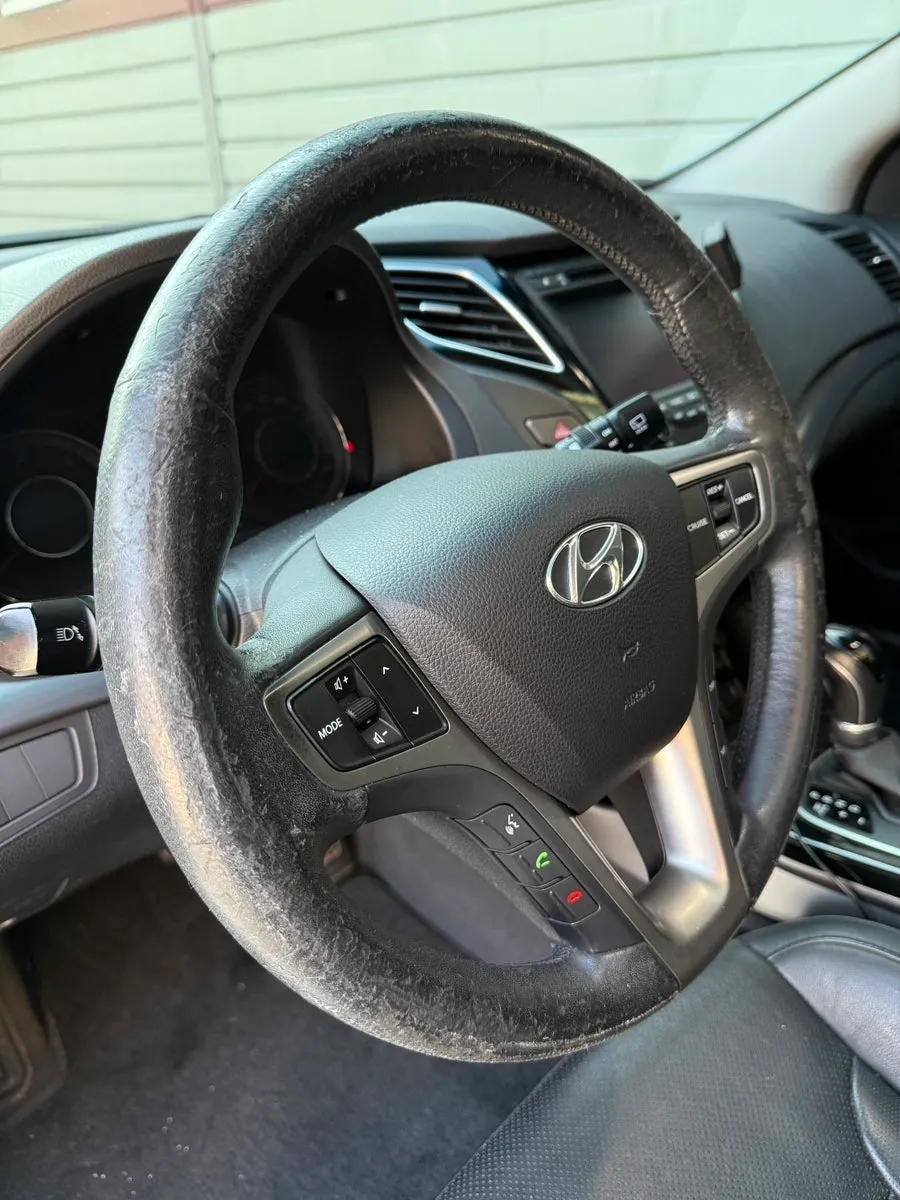 Hyundai i40 steering wheel - Hyundai i40 Steering Wheel Restoration Review photo 3