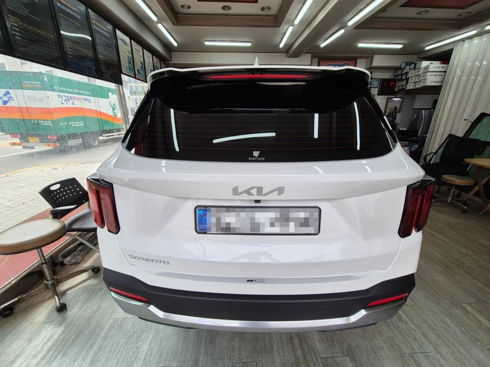 Kia Sorentoのカーフィルム施工事例|費用目安と仕上がり 施工写真 3-2