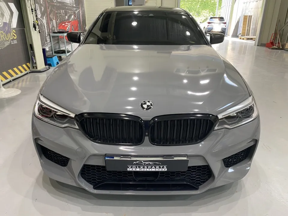 BMW 5 Series Ambient Lighting Review — Enhanced Interior LEDs