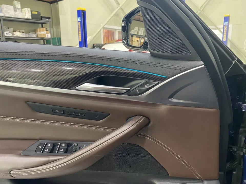 BMW 5 Series G30 ambient lighting - BMW 5 Series Ambient Lighting Review — Enhanced Interior LEDs photo 3