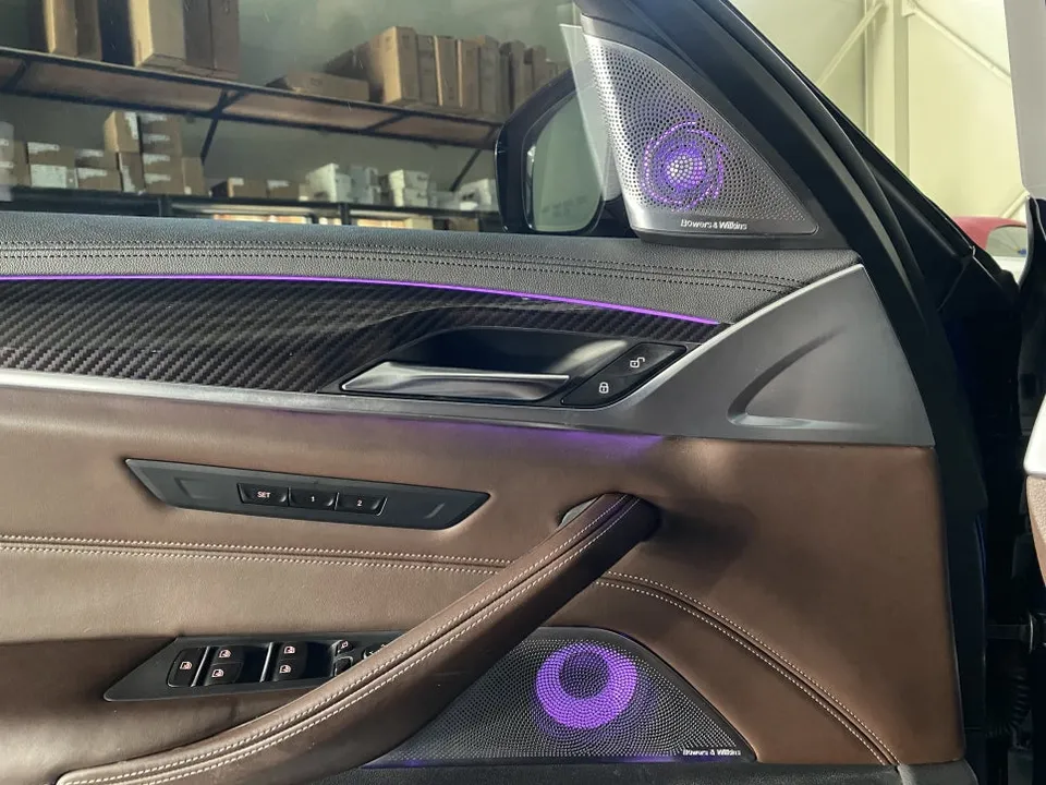BMW 5 Series G30 ambient lighting - BMW 5 Series Ambient Lighting Review — Enhanced Interior LEDs photo 4