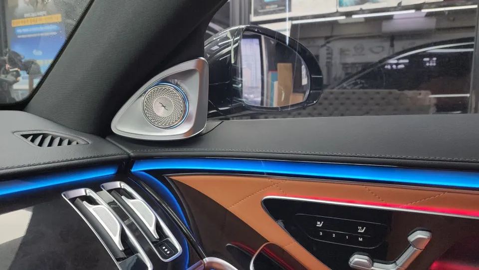 Mercedes-Benz S-Class W222 ambient lighting - Mercedes-Benz S-Class W222 Ambient Lighting Review photo 4