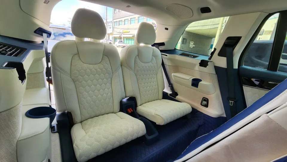 Volvo XC90 interior customization - Volvo XC90 Interior Customization Review: Yacht Blue Beige photo 5