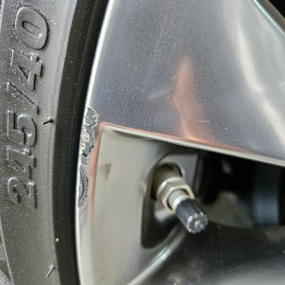 Kia K7 wheel repair - Kia K7 Wheel Repair Review — Affordable Luxury Refinishing photo 4