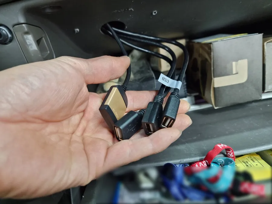 Hyundai Porter 2 android head unit - Hyundai Porter 2 CarPlay Retrofit Installation Review — Cost photo 4