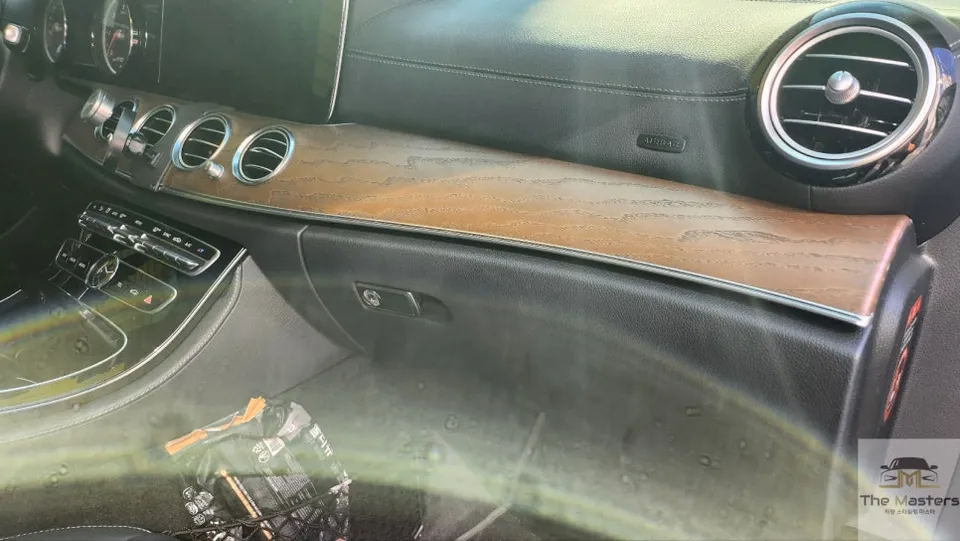 Mercedes-Benz E-Class W213 ambient lighting - Mercedes-Benz E-Class W213 Ambient Lighting Review photo 3