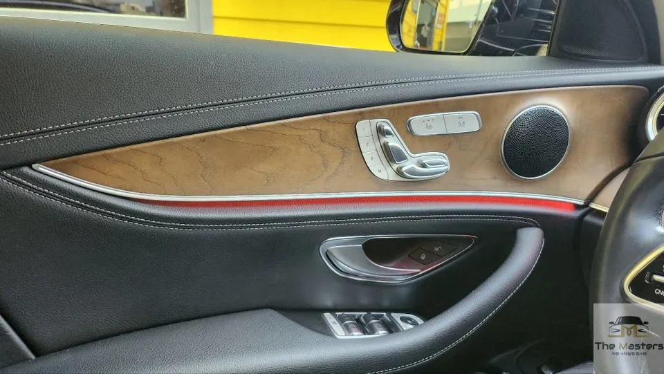 Mercedes-Benz E-Class W213 ambient lighting - Mercedes-Benz E-Class W213 Ambient Lighting Review photo 4