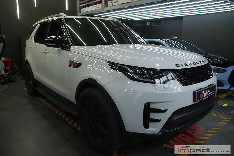 Land Rover Discoveryのカーラッピング事例|費用目安・仕上がり 施工写真 3-1