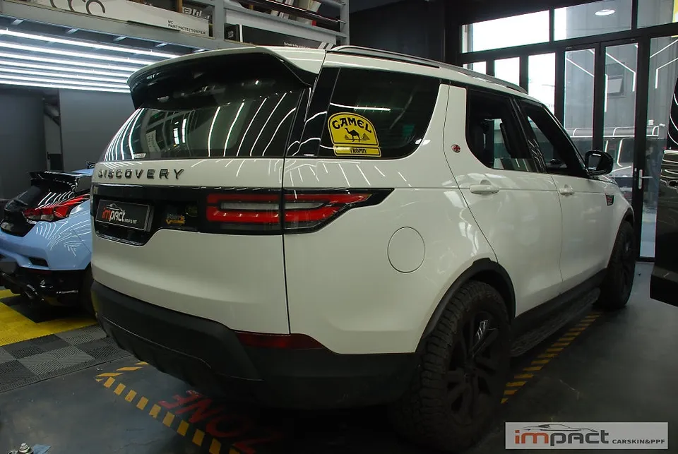 Land Rover Discoveryのカーラッピング事例|費用目安・仕上がり 施工写真 1-2