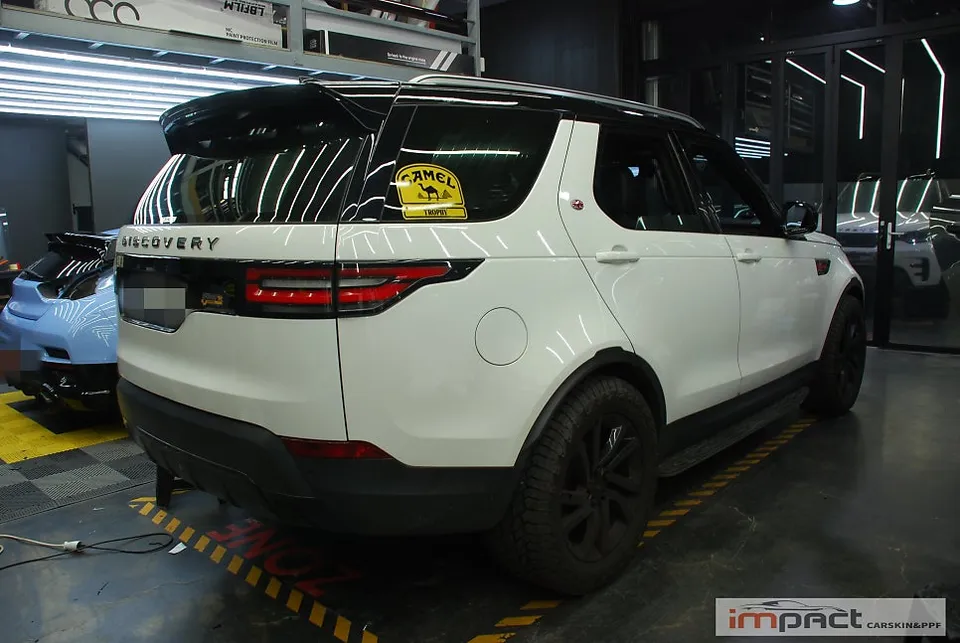 Land Rover Discoveryのカーラッピング事例|費用目安・仕上がり 施工写真 2-3