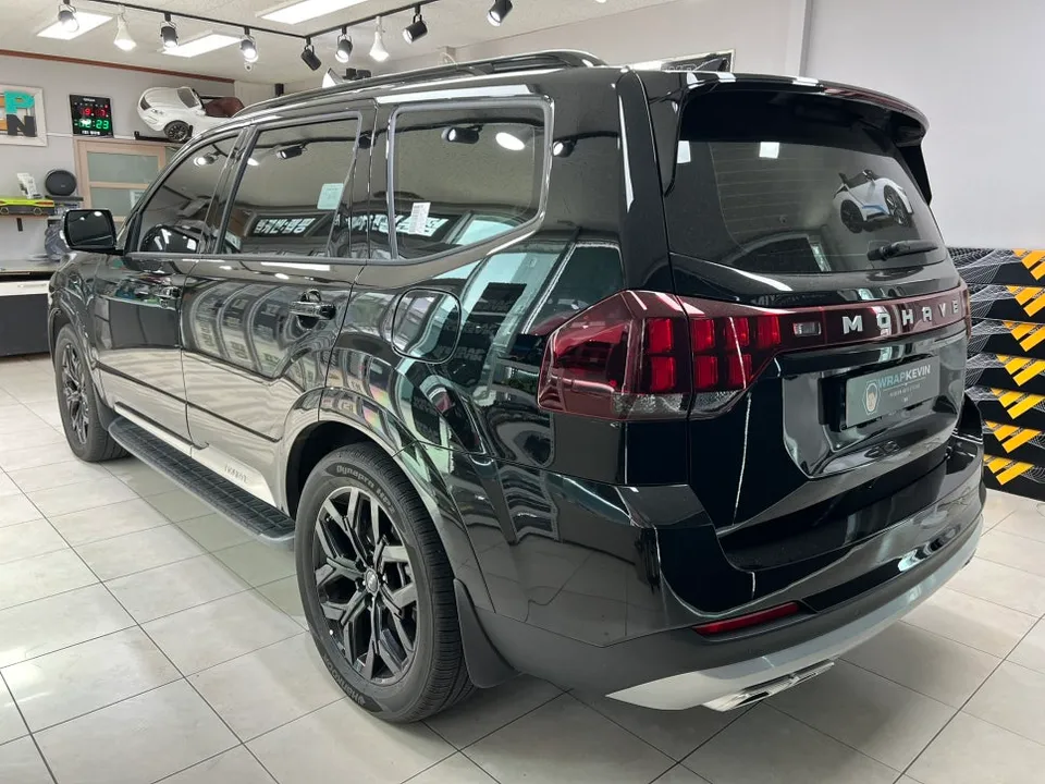 Kia Mohave The Masterのカーラッピング事例 施工写真 3-1