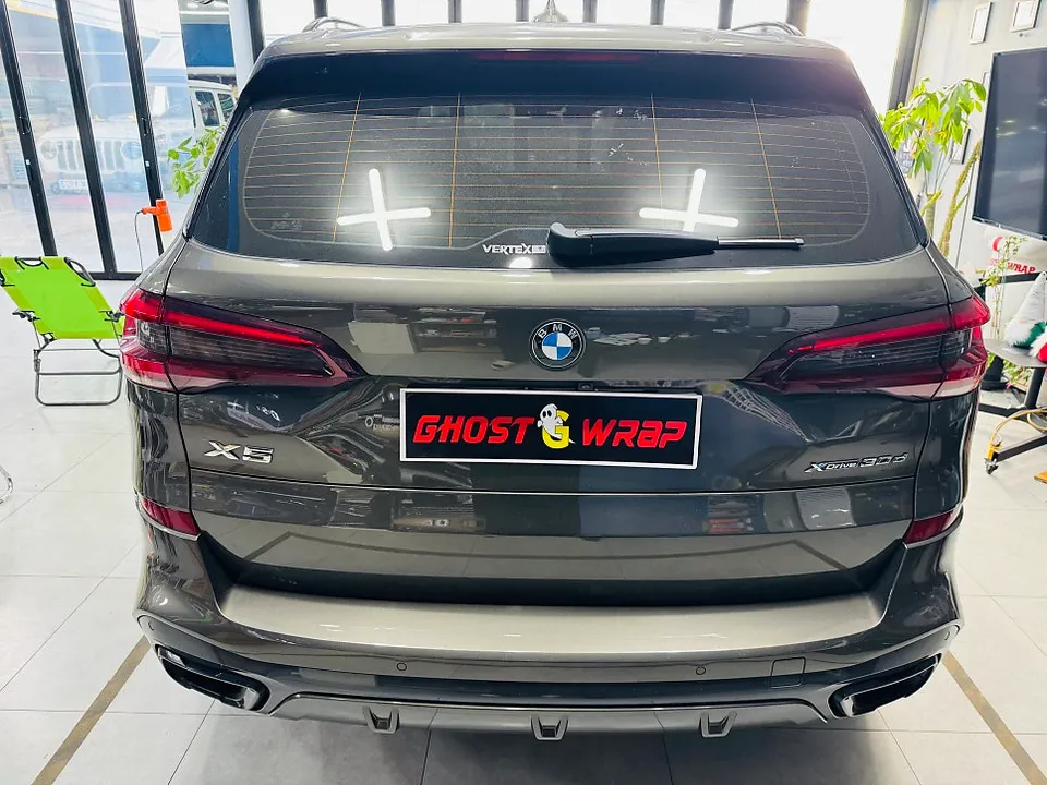 BMW X5のカーラッピング事例|費用目安・仕上がり 施工写真 1-2