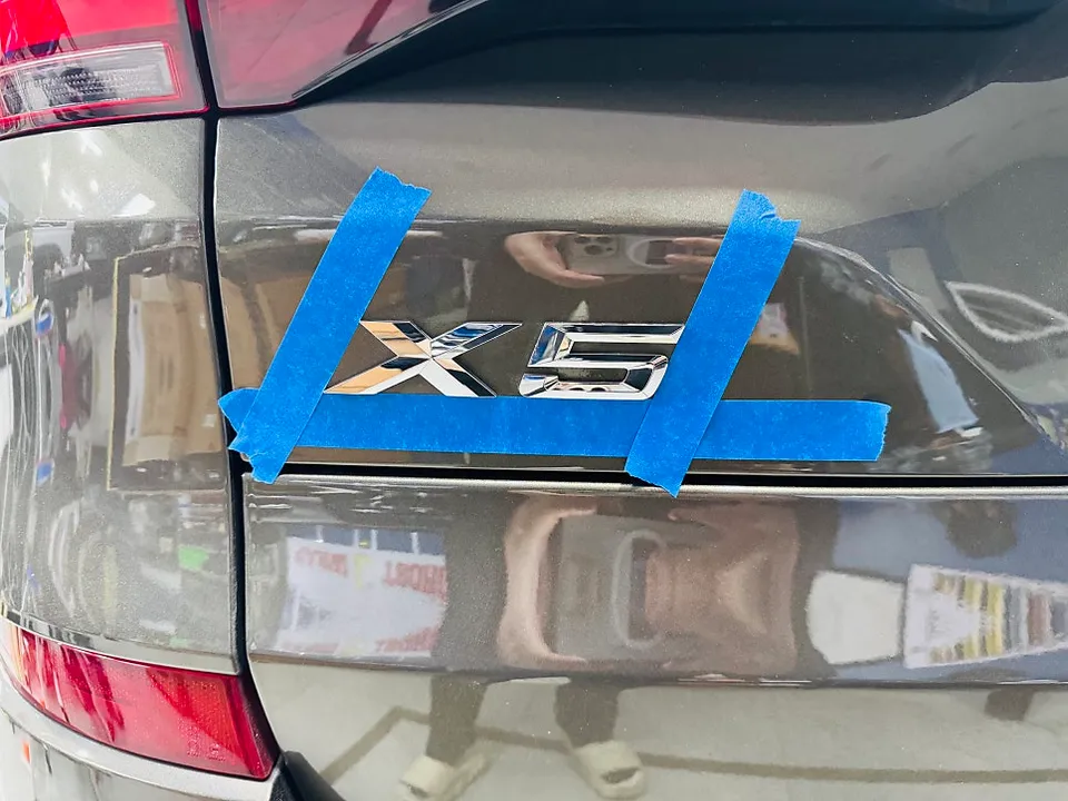 BMW X5のカーラッピング事例|費用目安・仕上がり 施工写真 2-2