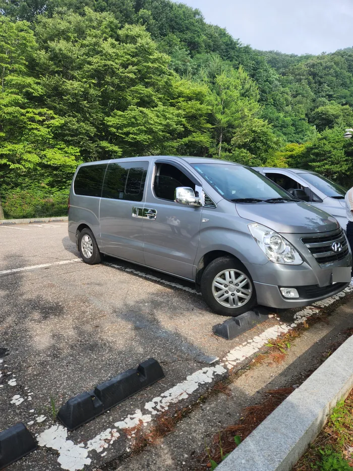 Hyundai Starexのカーラッピング事例|ドラマ撮影用デカール 施工写真 1-3