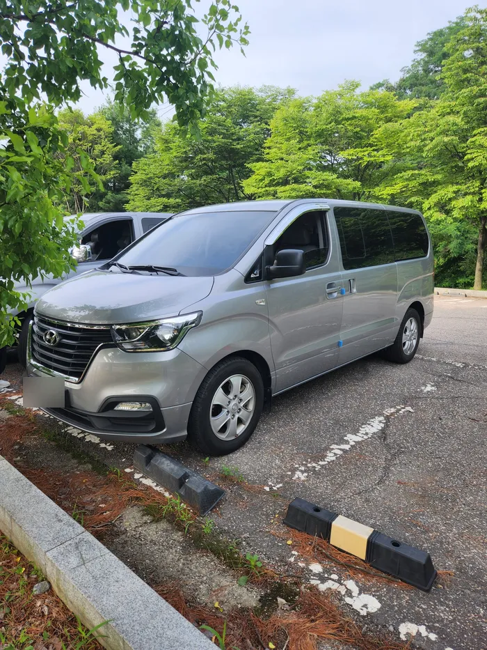 Hyundai Starexのカーラッピング事例|ドラマ撮影用デカール 施工写真 3-3