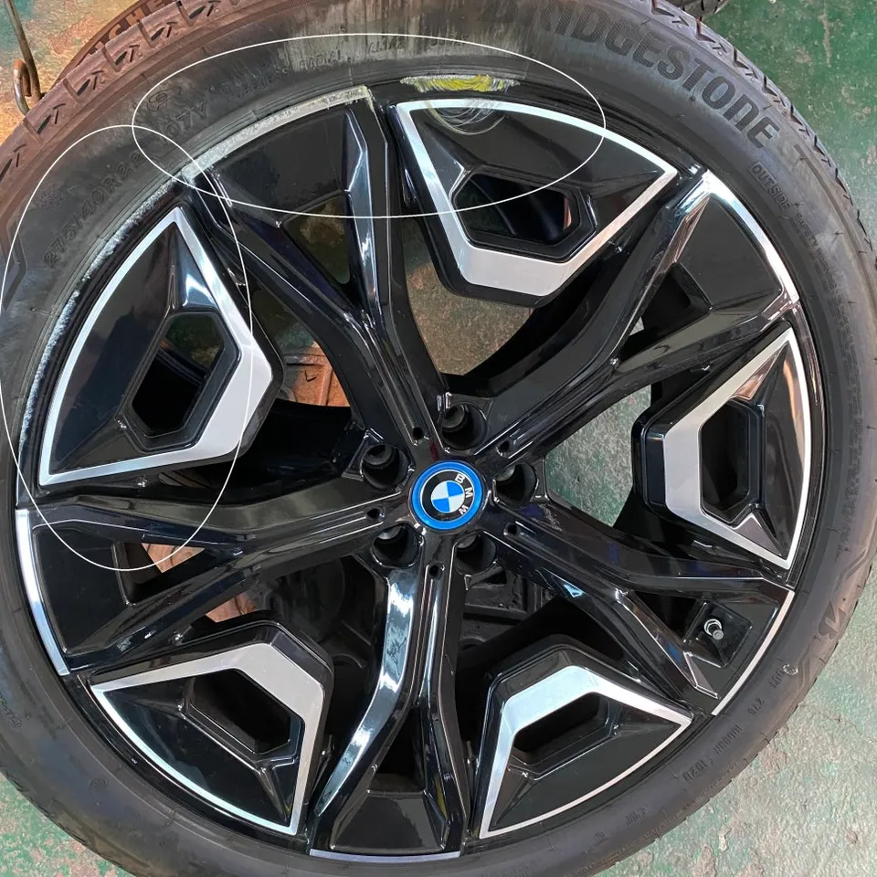 BMW XMのホイールリペア・塗装事例 施工写真 2