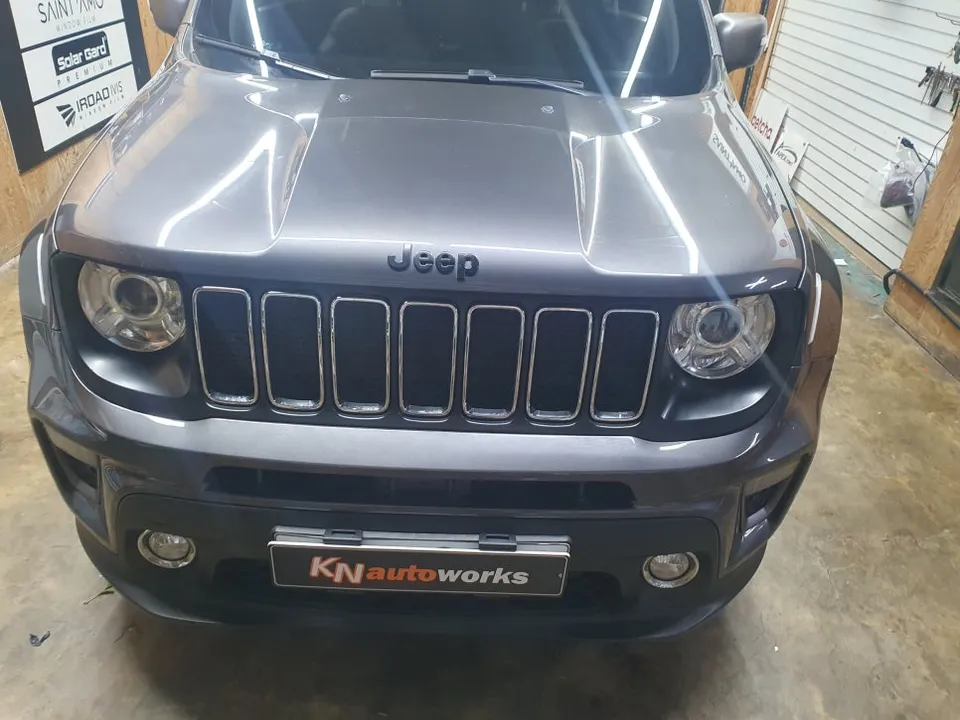 Jeep RenegadeのAndroid Auto・CarPlay取付事例 写真