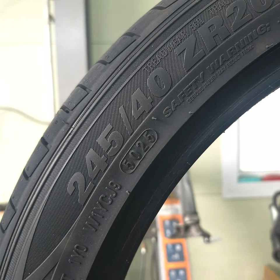 Genesis G80 - Genesis G80 20-Inch Tire Replacement: Pirelli Installation Review photo 3