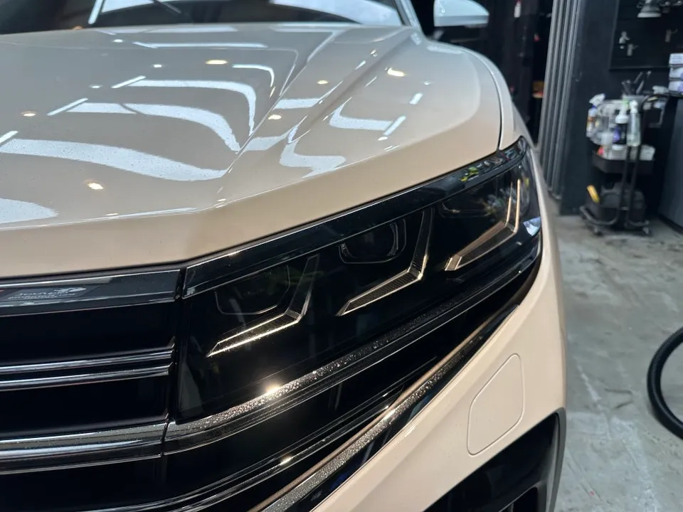 Volkswagen Touaregのガラスコーティング事例|費用目安・仕上がり 施工写真 2-1