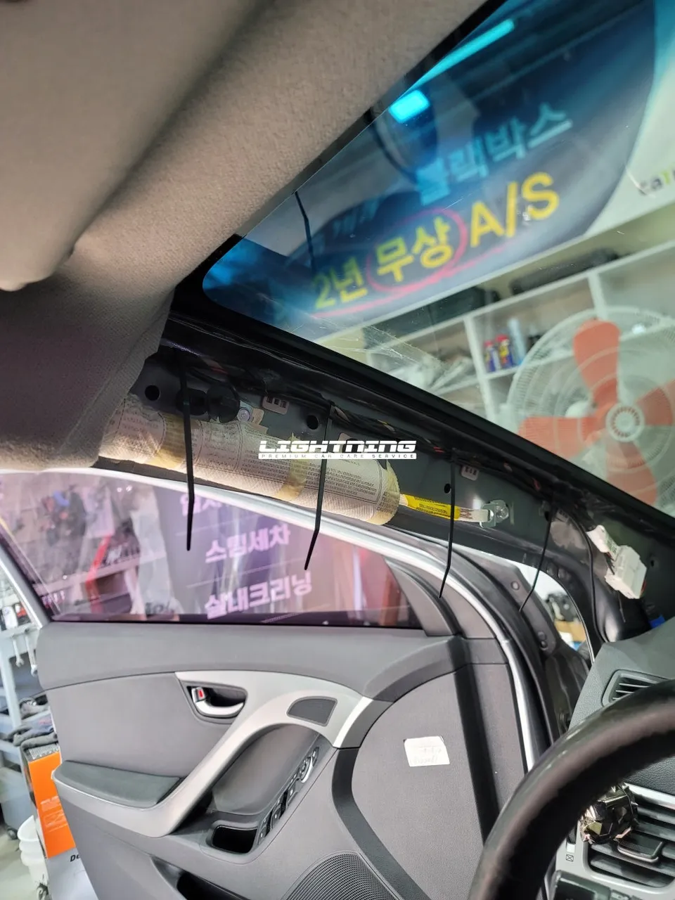 Hyundai Elantra MDのドライブレコーダー取付事例 施工写真 2-2