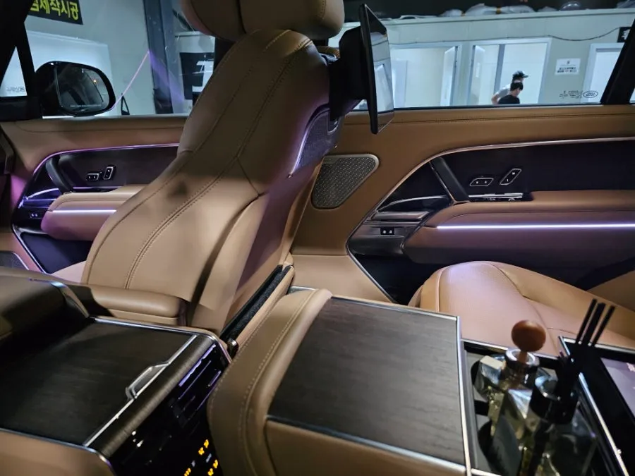 Land Rover Range Rover ambient lighting - Land Rover Range Rover Ambient Lighting Review — Cost & Results photo 3