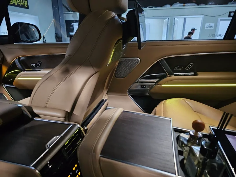 Land Rover Range Rover ambient lighting - Land Rover Range Rover Ambient Lighting Review — Cost & Results photo 4