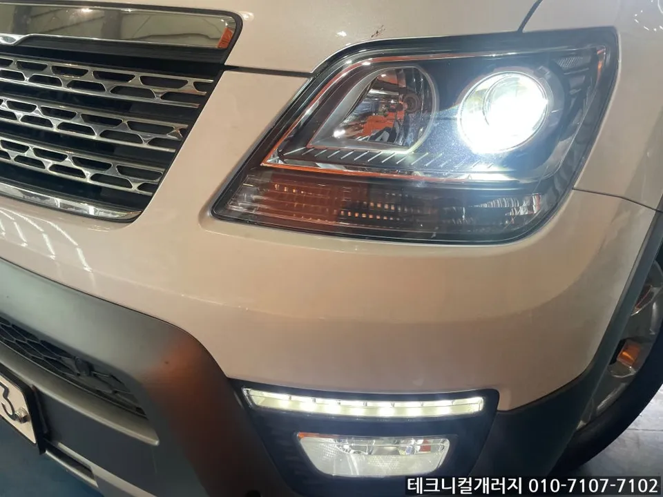 Kia Mohave lighting upgrade - Kia Mohave Lighting Upgrade Review: 6000K HID Conversion photo 3