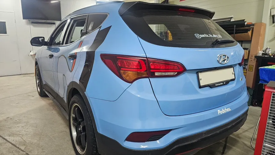 Hyundai Santa Fe DMのカーラッピング事例｜費用目安・仕上がり 施工写真 2-1