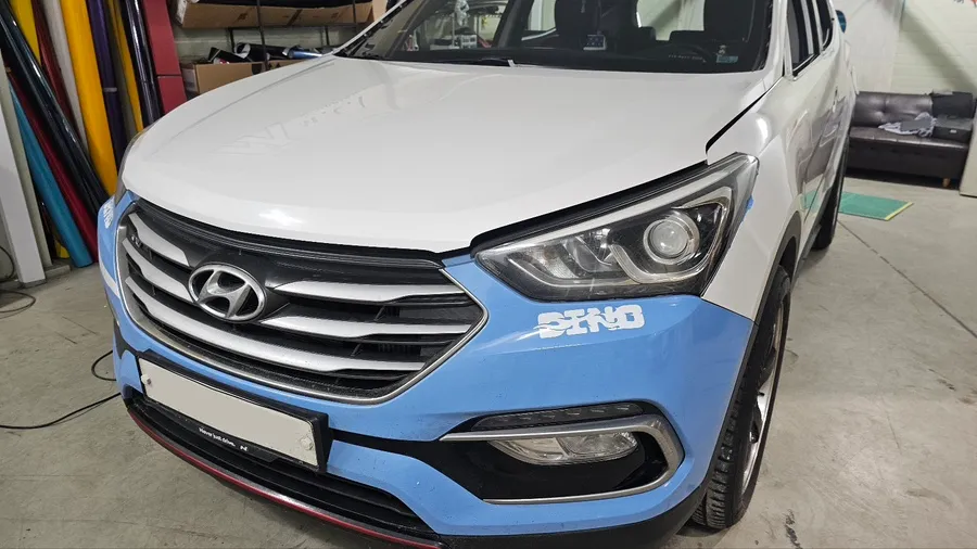 Hyundai Santa Fe DMのカーラッピング事例｜費用目安・仕上がり 施工写真 3-1