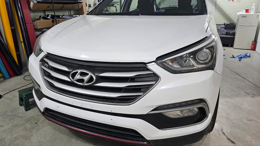 Hyundai Santa Fe DMのカーラッピング事例｜費用目安・仕上がり 施工写真 1-2