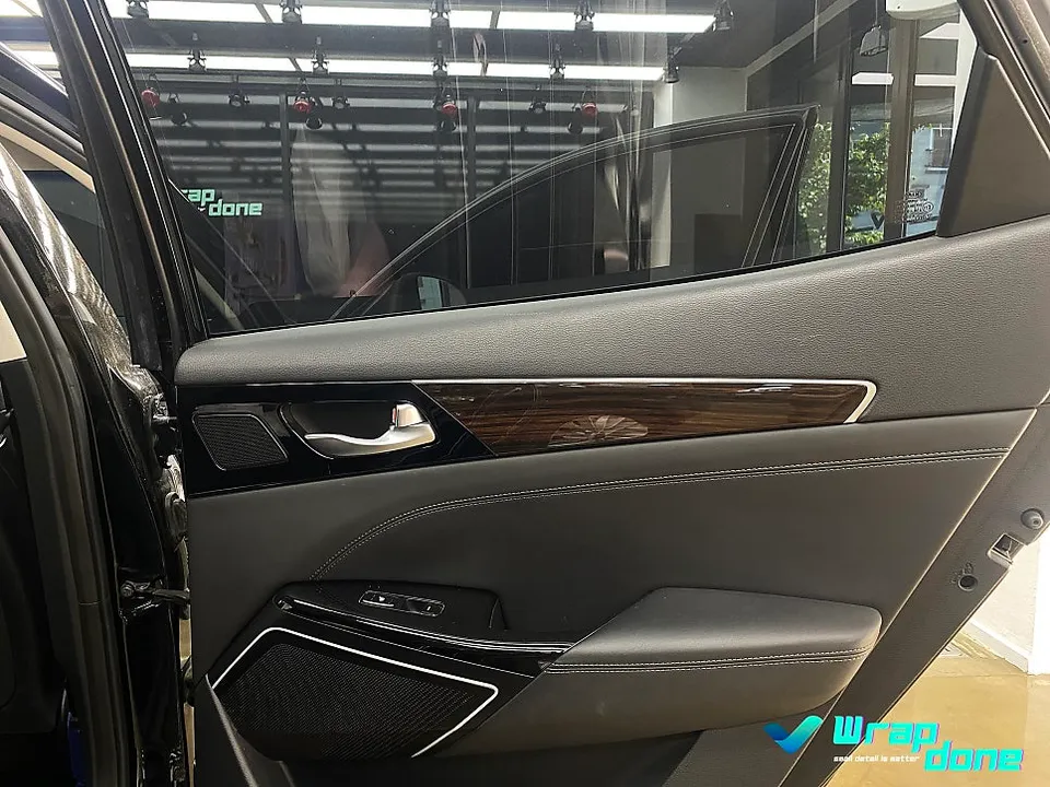Kia K7 YGのカーラッピング事例 施工写真 4-2