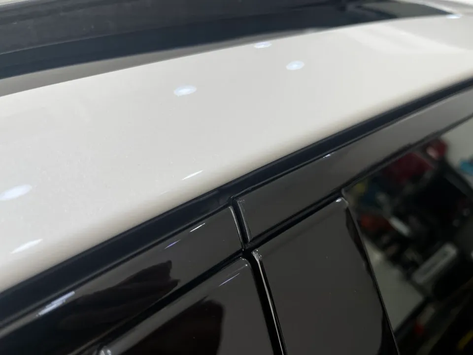 Kia Stingerのカーラッピング事例｜3M黒艶フィルム 施工写真 3-2