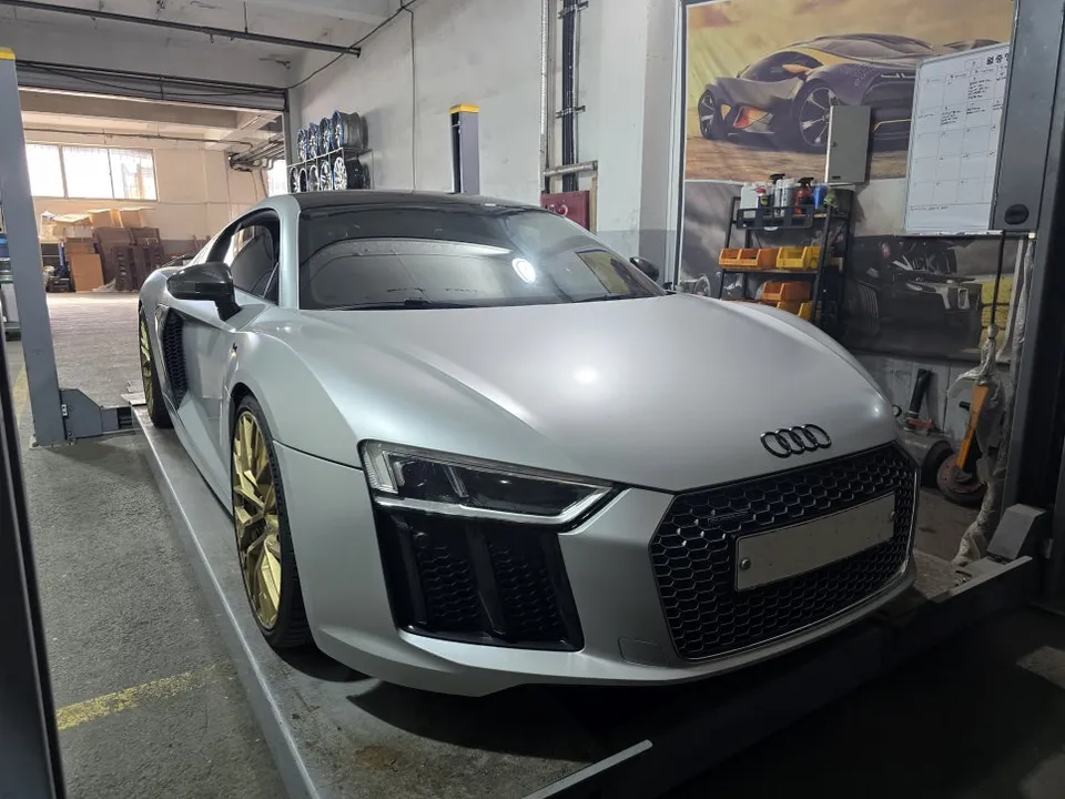 Audi R8のホイールリペア・塗装事例 施工写真 2-1