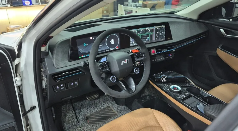 Kia EV6 steering wheel - Kia EV6 Steering Wheel Customization Review: Alcantara Upgrade photo 4