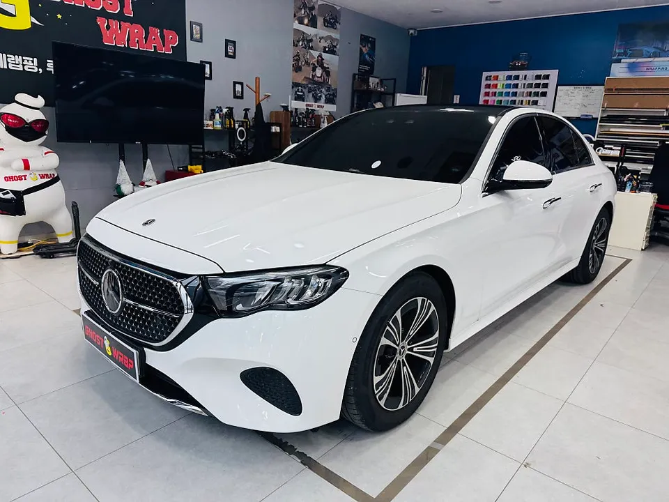 Mercedes-Benz E-Class W213のカーラッピング事例 施工写真 2