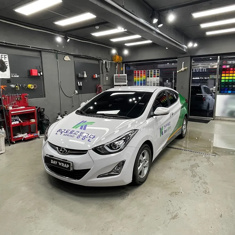 Hyundai Sonataのカーラッピング事例｜費用目安・仕上がり 施工写真 2-3